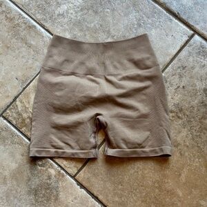 Alphalete shorts, scrunch butt